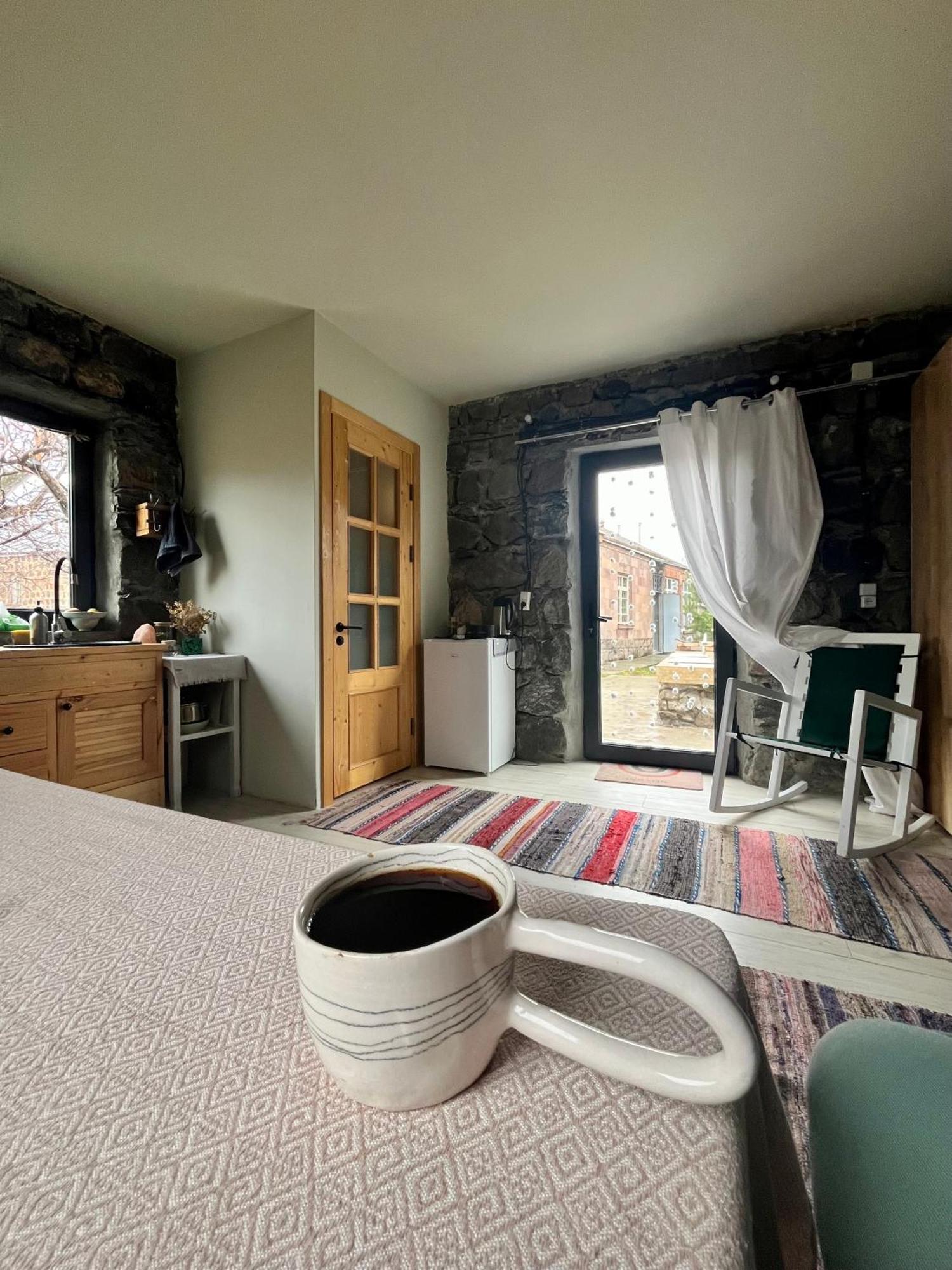 Zove Rural Cottage With Garden Views K'arashamb Zewnętrze zdjęcie